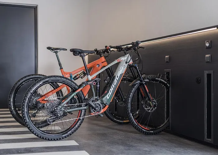 Seven Reasons / Panorama View هارت إم زيلرتال