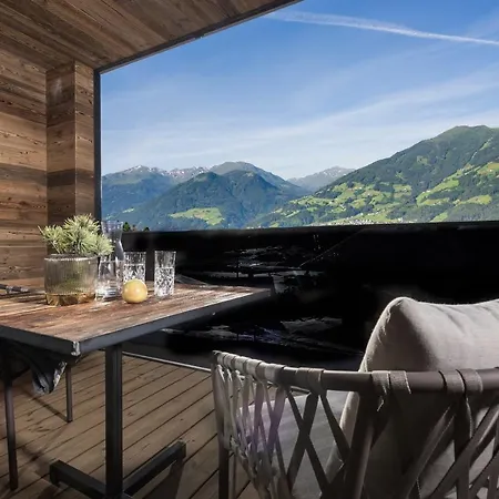 Seven Reasons / Panorama View Aparthotel 4*